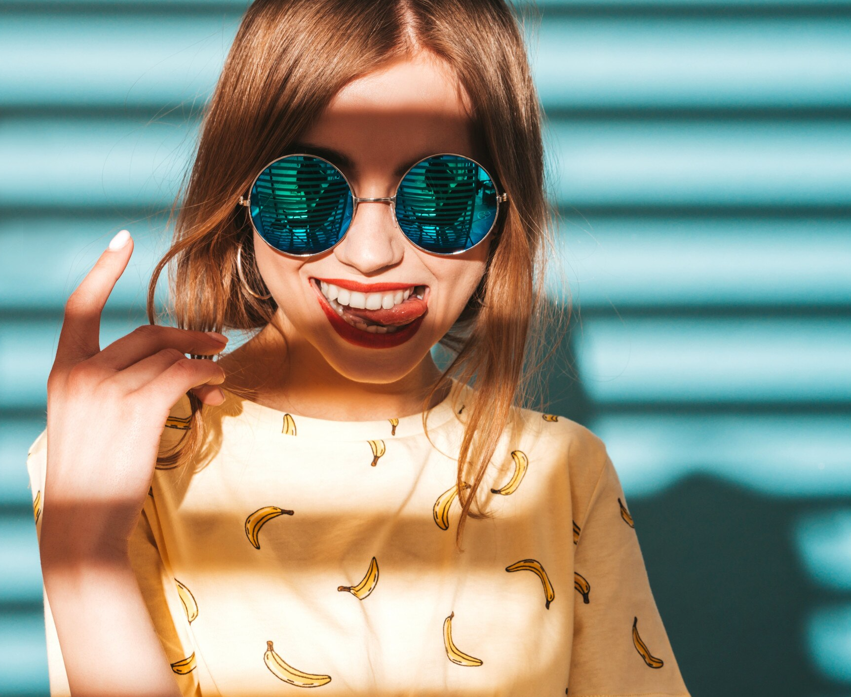 Influences Mirrored Lenses What are Mirrored Sunglasses? main image 3