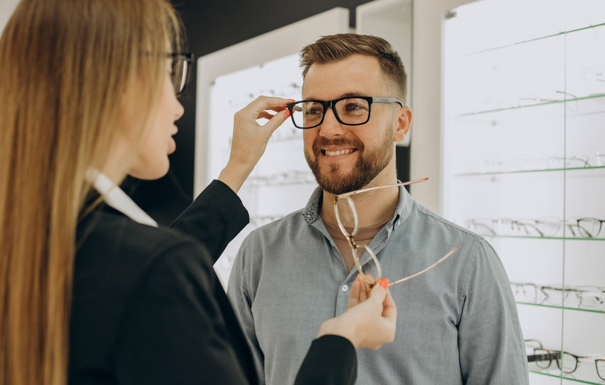 Bifocal vs. Progressive Lenses: Which is Right for You?