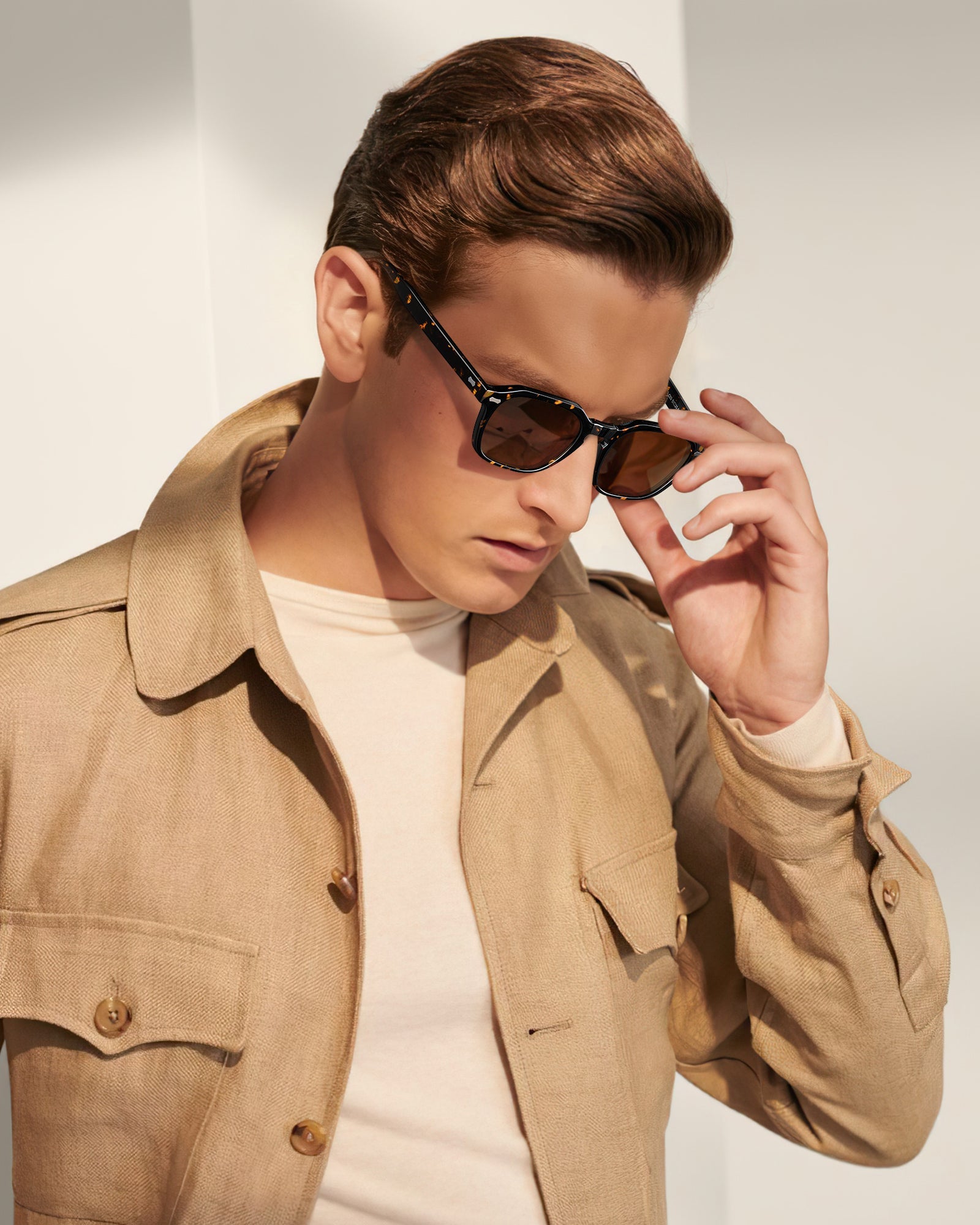 IGIOO Architect-C03-RX Tortoise Acetate Round Polarized Eyeglasses for Men, Three-Quarter View